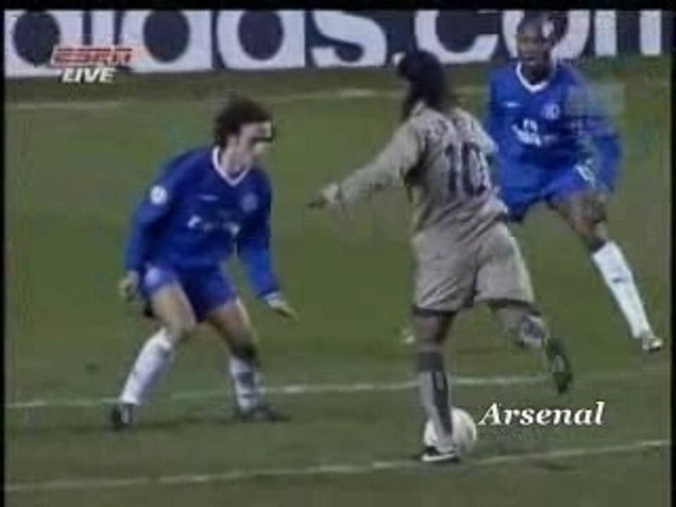Ronaldinho vs Chelsea - but de rêve