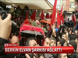 Grup Yorum konserinde Berkin Elvan şarkısı ağlattı