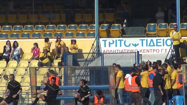 Είσοδος καλαθοσφαιρικών ομάδων ΑΕΛ (1)