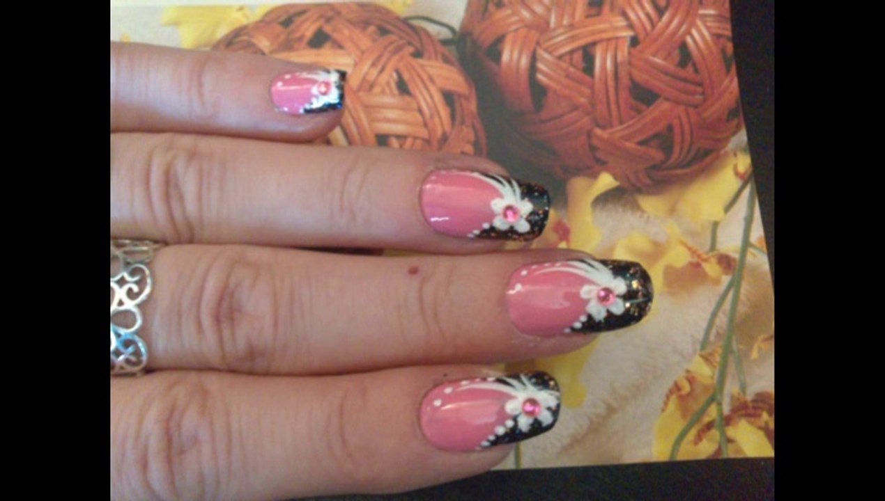 Tuto Nail art : .-*Noir et rose printemps*-.