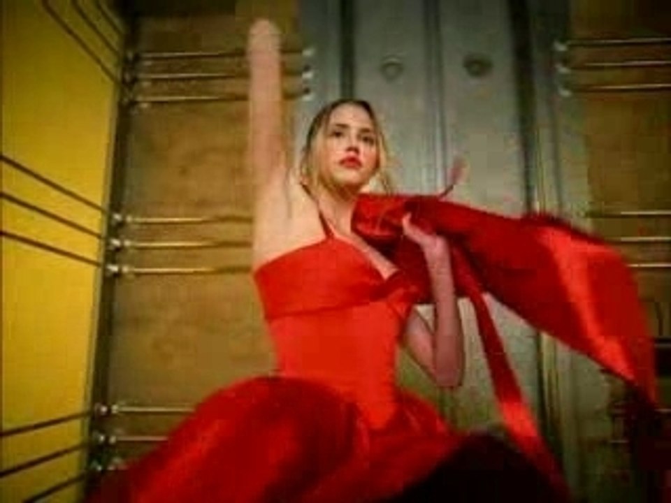1998 - chanel n°5 (luc besson)
