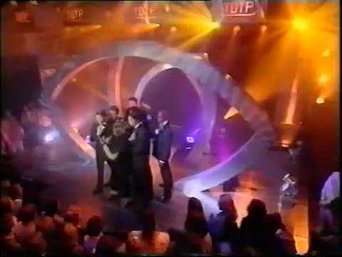 TINA TURNER - GoldenEye (1996) (Top Of The Pops)