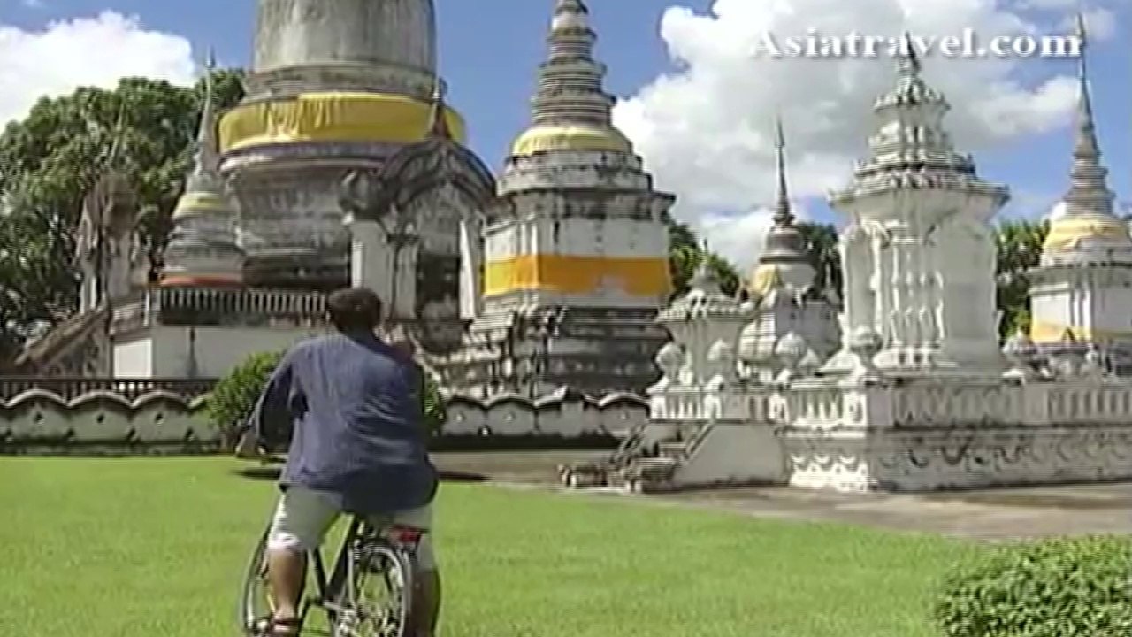 Thai Temple Ruins, Chiang Mai by Asiatravel.com