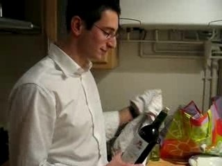 déboucher sans tire bouchon étape 2