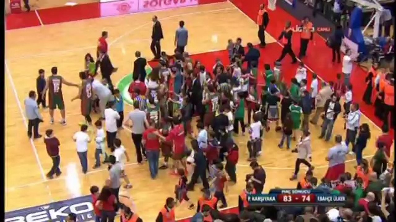 Pınar Karşıyaka 83-74 Fenerbahçe Maç Sonu Görüntüleri