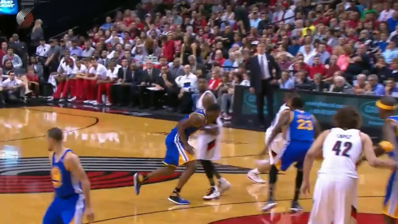 Nicolas Batum (18 points 12 rebonds 5 passes)
