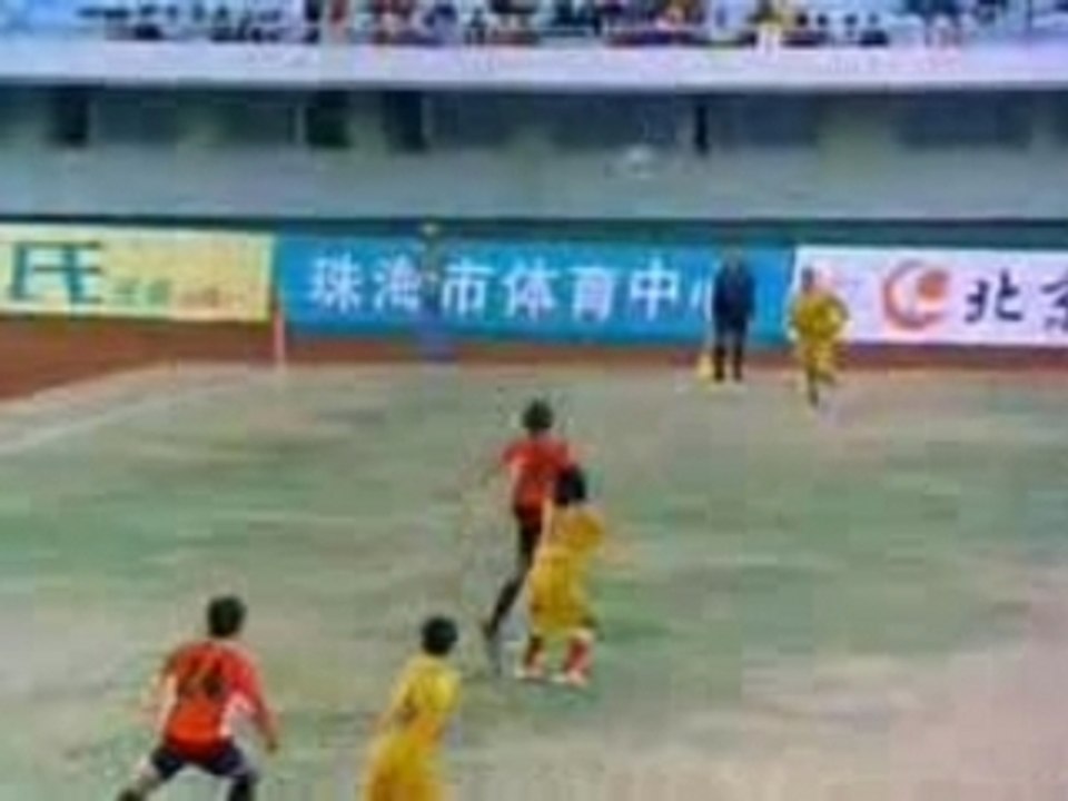 FUNNY VIDEOS - Kung-Fu Football