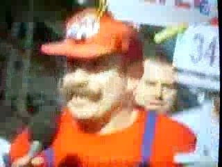 super-mario au marathon de paris 2005