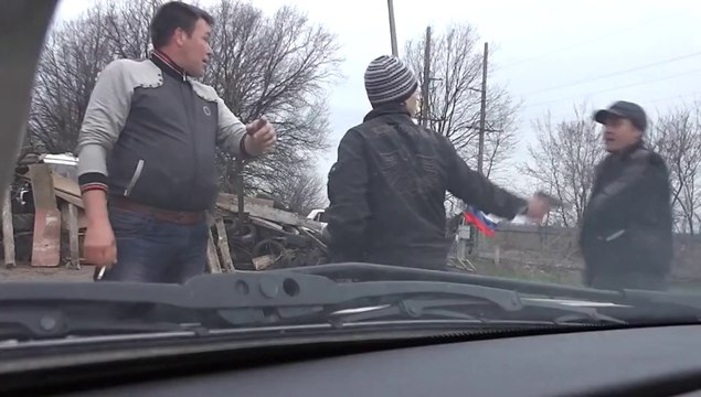 Pro-Russian Militia Occupy Checkpoint Outside Sloviansk
