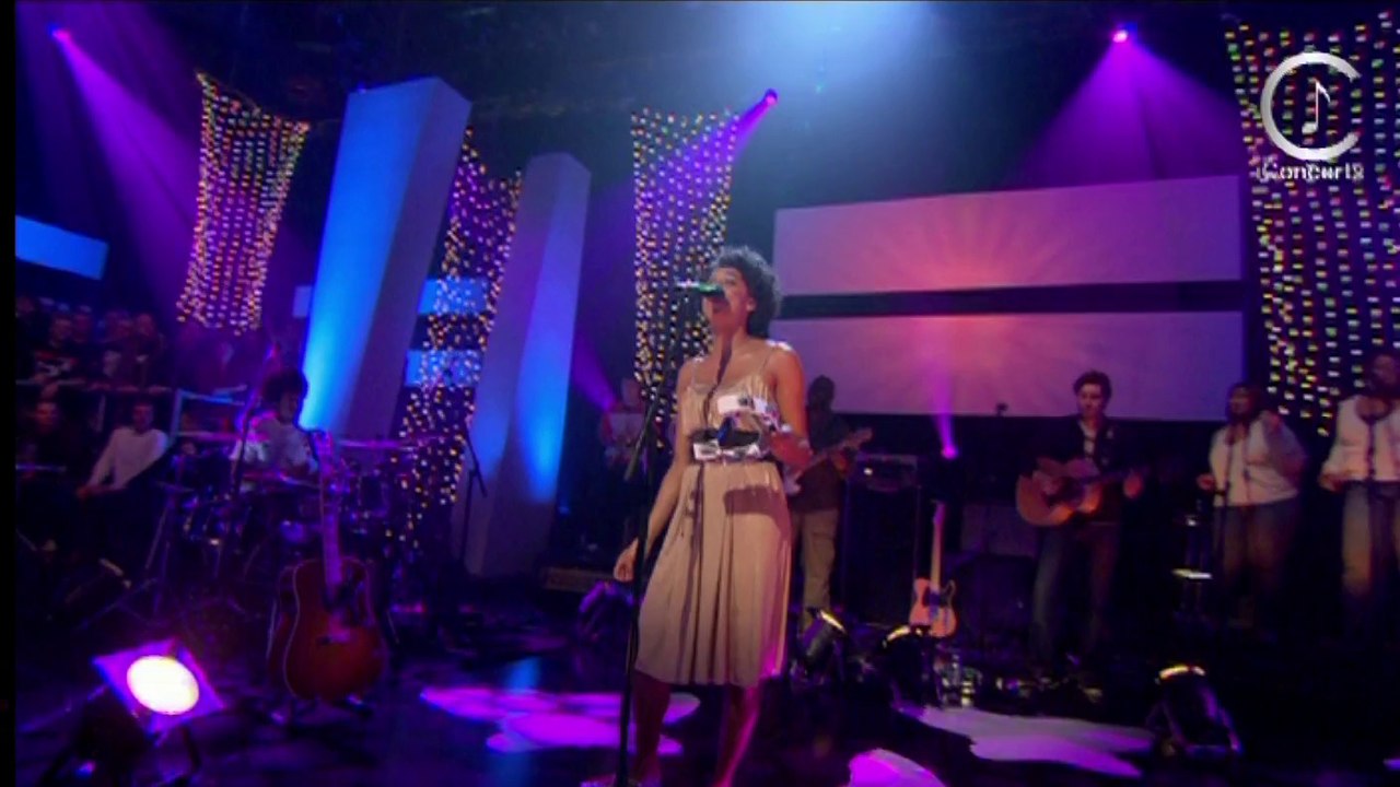 Corinne Bailey Rae -  Put Your Records On (live)