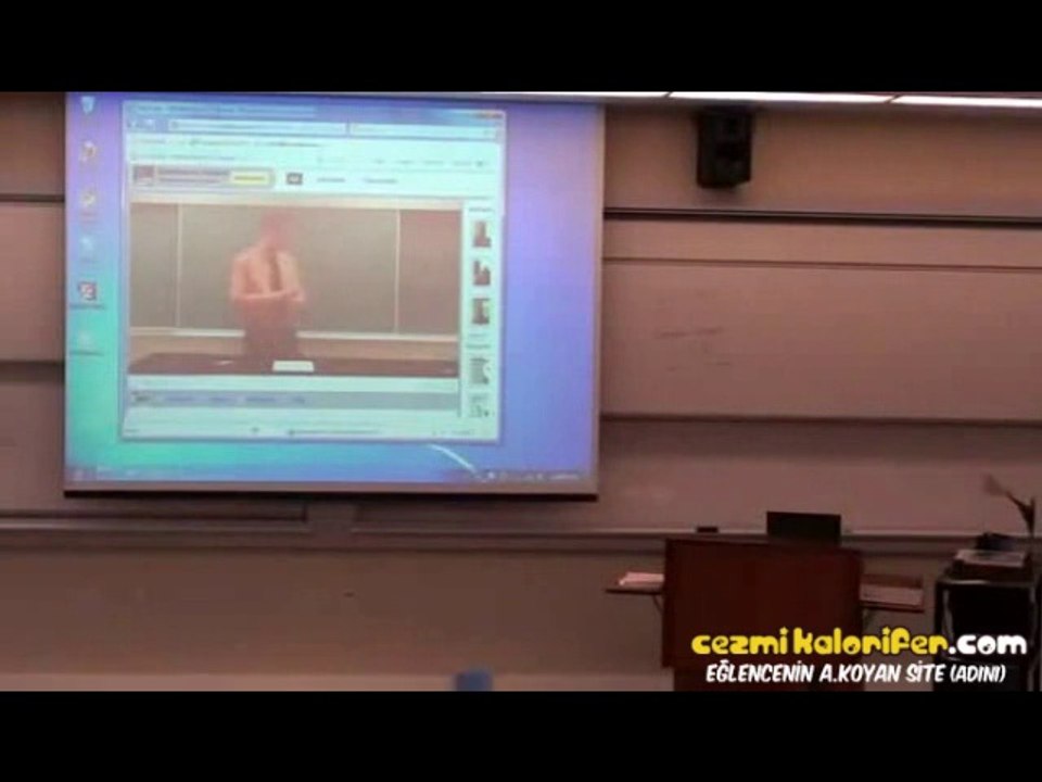 Üniversite Hocasından İlginç Gösteri