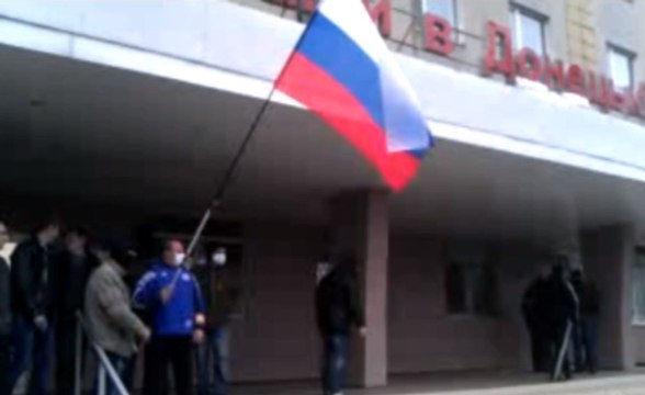 Ukraine : un poste de police pris d'assaut par des séparatistes pro-russes