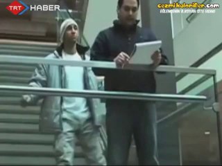 Muhabirin Arkasından Hareket Çeken Adamın Sonu