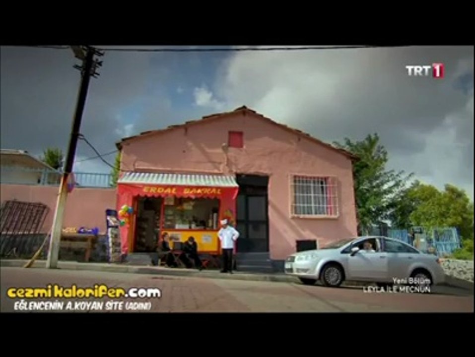 Leyla İle Mecnun - Erdal Bakkal'ın Arabayla İşe Gitmesi