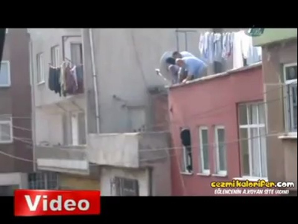 Çilingirlerin İşini Elinden Alacak Olan Kız