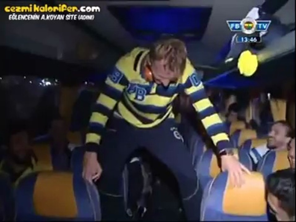 Dirk Kuyt & Gökhan Gönül - Gangnam Style