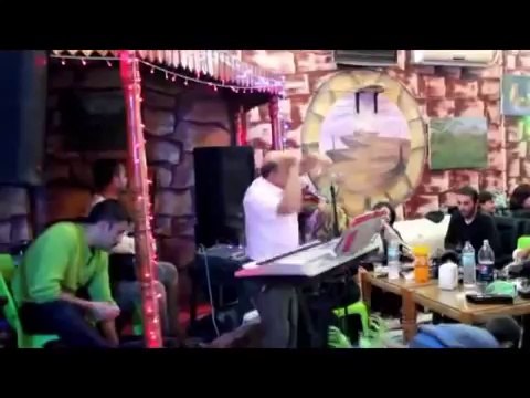 Amanın Kelle Şarkısıyla Kendinden Geçen Dayı