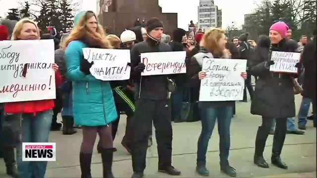 Pro-Russian protesters take control of more areas in eastern Ukraine