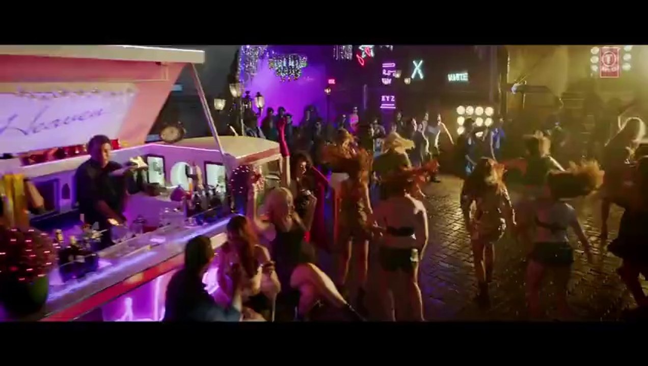 Besharmi Ki Height Video Song _ Main Tera Hero _ Varun Dhawan, Ileana DCruz, Nargis Fakhri