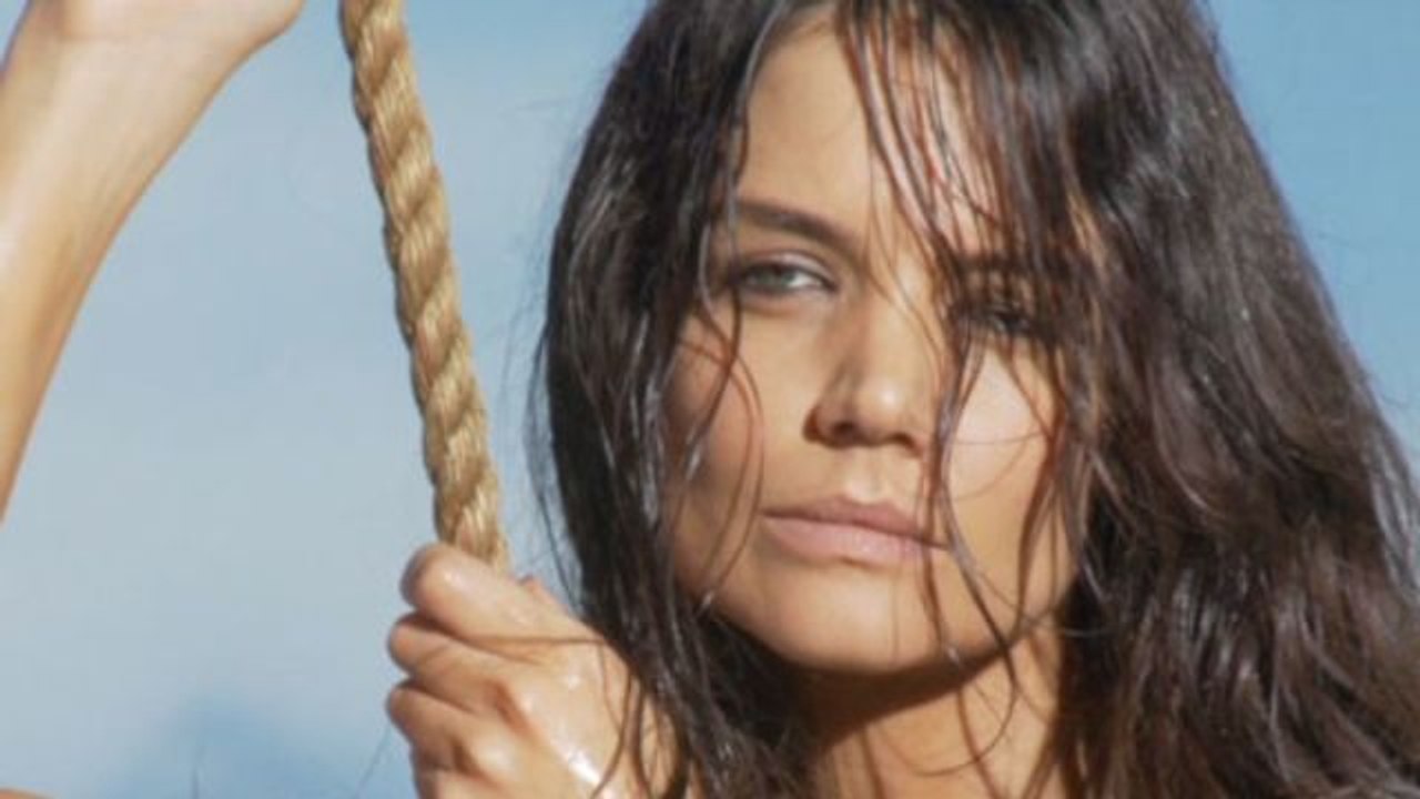 Allure Cover Shoots - Katie Holmes' Beauty Tip for Suri
