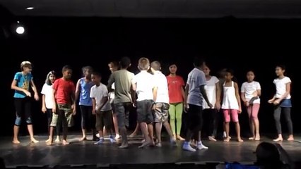 Mero et Ndrimo  - Conte en scène - Mayla et sa classe de CM2B - 2014
