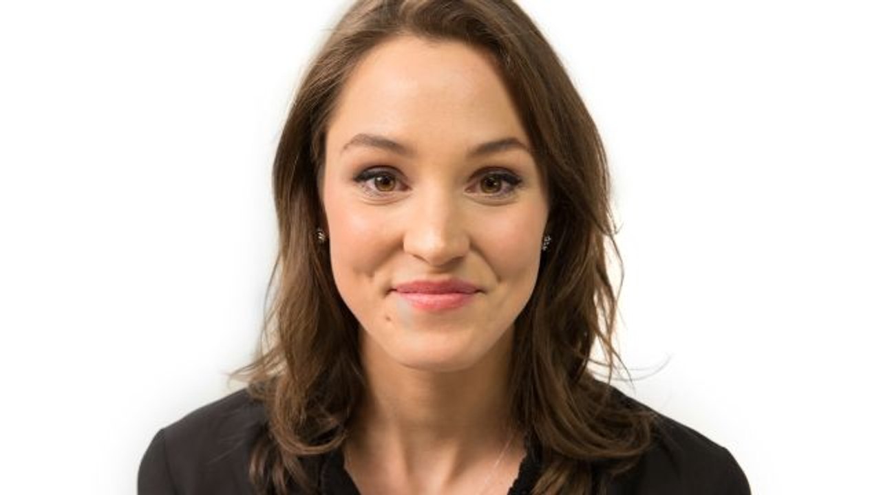 Beauty Basics - How to Do a Cat Eye