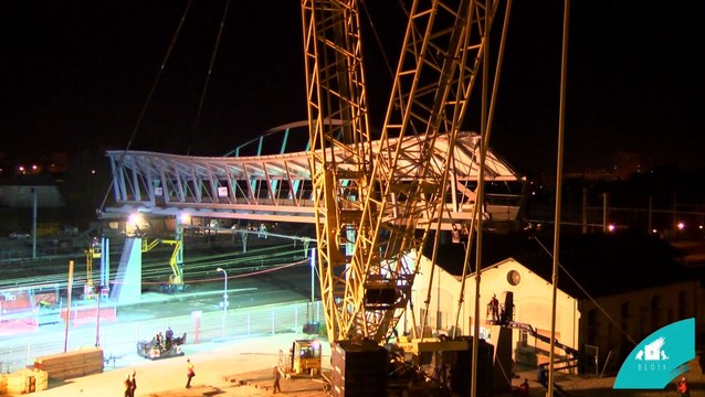 Passerelle de la gare de Blois : Pose de la première travée