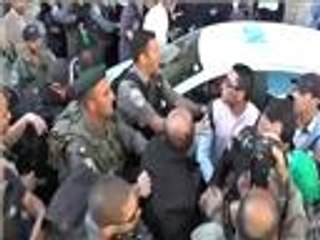 الجيش الإسرائيلي يطوق المسجد الأقصى