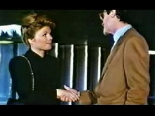 Karen Cheryl repousse un homme