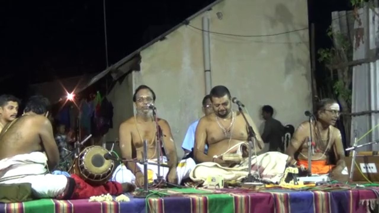 puducherry Bajan  at Drowpathi Amman Koil on 14-04-14 by Ayyakudi Sri Kumar Baghavather 7  to 10 p,m  00068