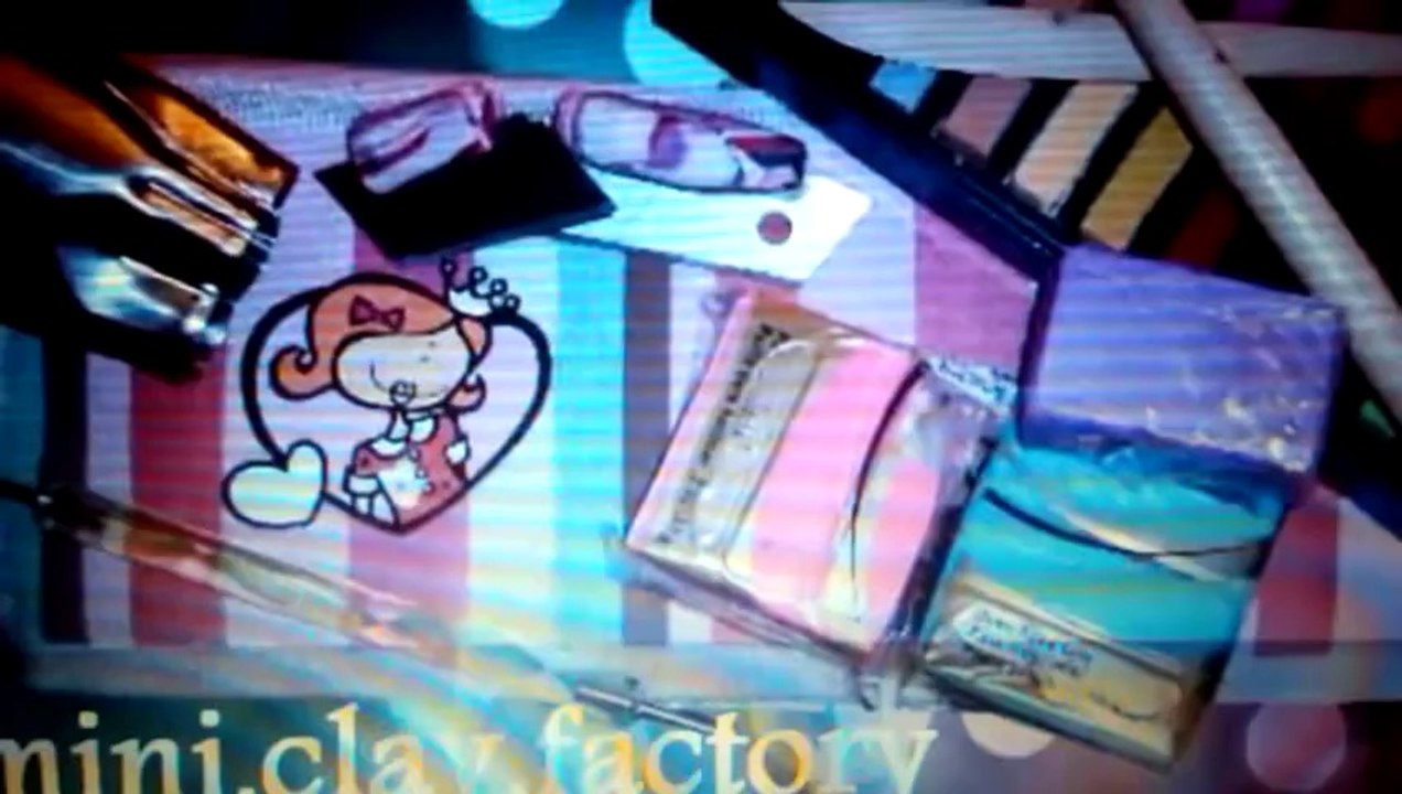 ‫المعرض النسائي الاول للفن التشكيلي و الحرفي‬‎