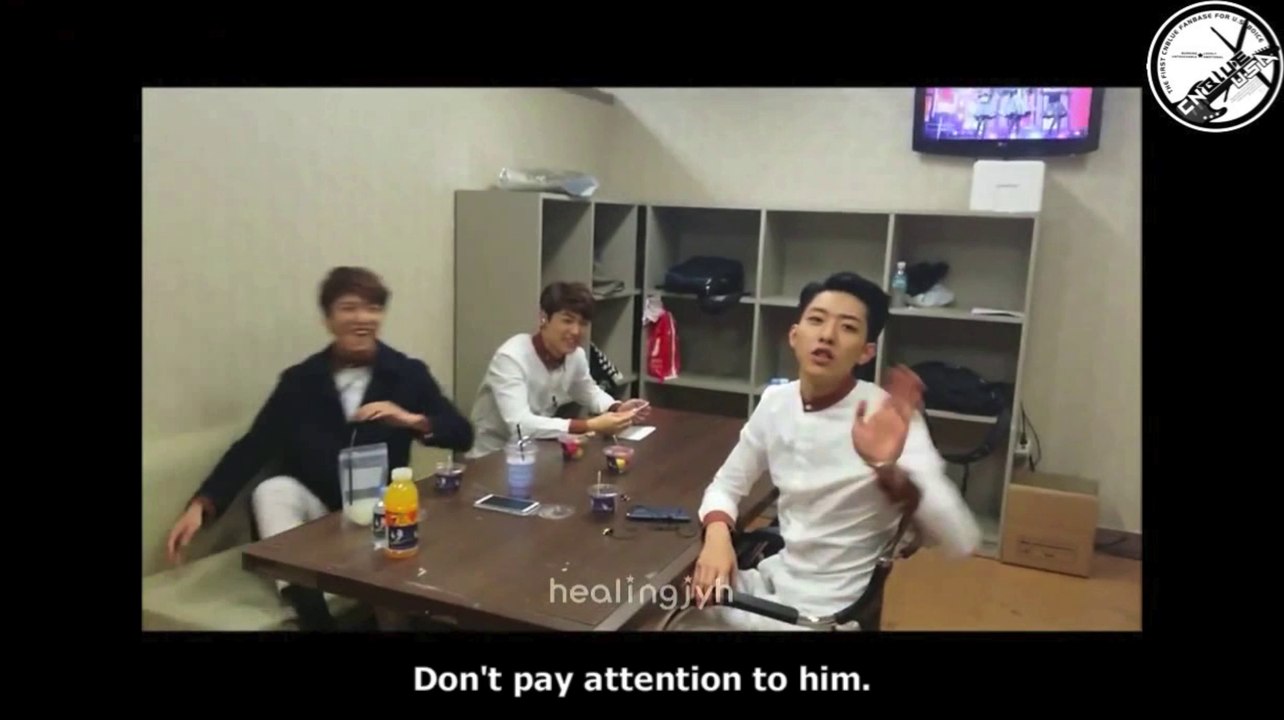 [ENG SUB] 140407 CNBLUE Lounge Fan Love tasting... Where is Jonghyun??