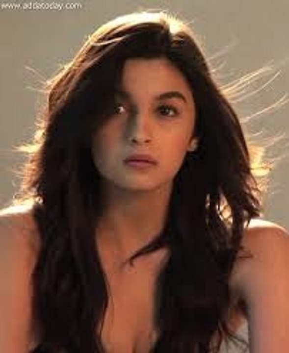 Alia Bhatt Intrested In Ranbir Kapoor | Coffee With Karan | Kareena kapoor | Bollywood Gossip | Bollywood Hot News | News Today | Bollywood 2014 | Just Hungama |