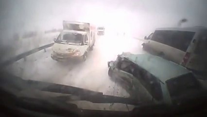 Terrible crash en russie... Attention images choc!