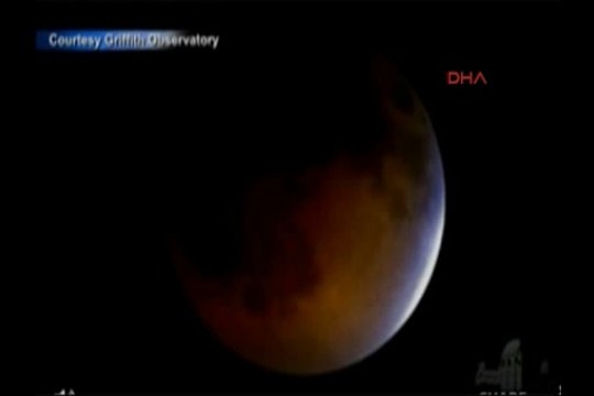 Dünya ''Kanlı ay tutulmasını'' izliyor