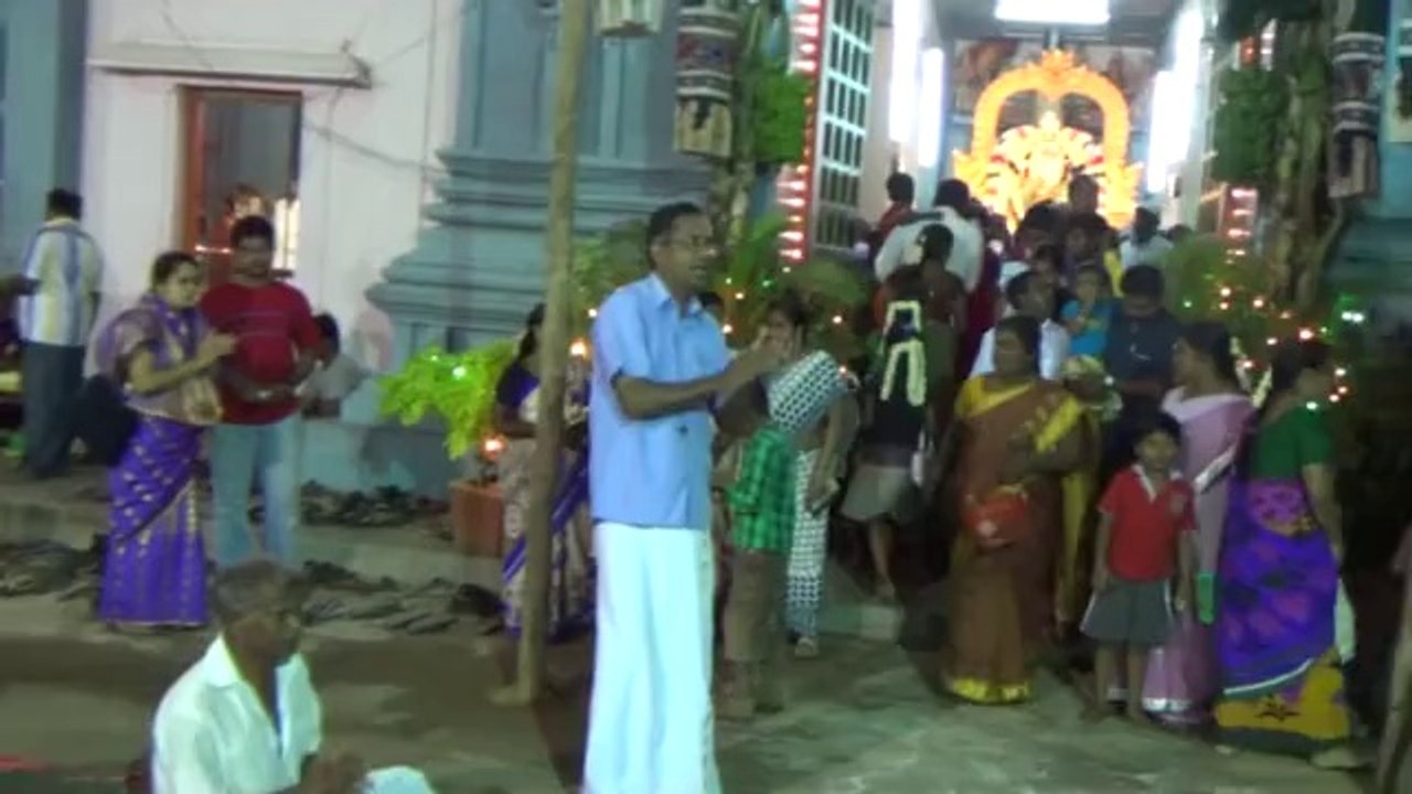 puducherry Bajan  at Drowpathi Amman Koil on 14-04-14 by Ayyakudi Sri Kumar Baghavather 7  to 10 p,m 00080