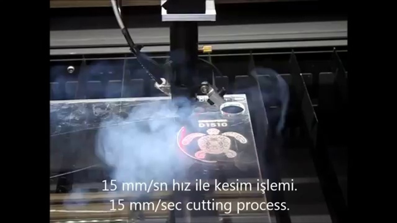 5mm pleksiglass akrilik malzemeye lazer kesim ve lazer kazıma.