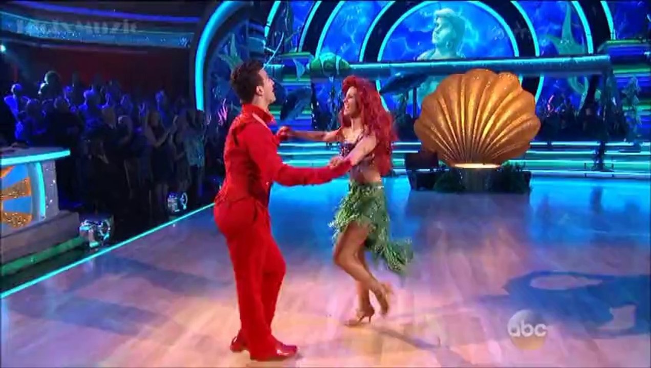 Charlie White ‏& Sharna - Jazz - DWTS 18 (Disney Night) [480p]