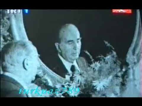 Münir Nûrettin SELÇUK-Âheste Çek Kürekleri Mehtâb Uyanmasın