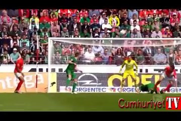 Attığı muhteşem gol, onu üzdü