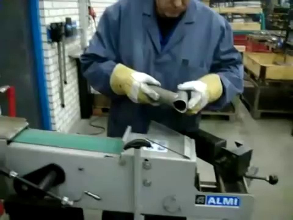 Grugeuse de tube ALMI AL100U-01.mp4