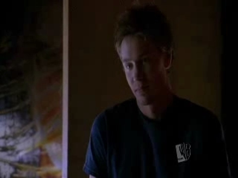 lucas trouve chris et brooke dans le lit