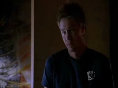 lucas trouve chris et brooke dans le lit