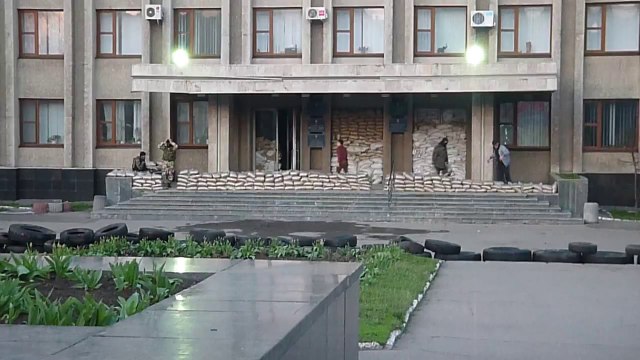 Emblem Removed From Government Building in Sloviansk