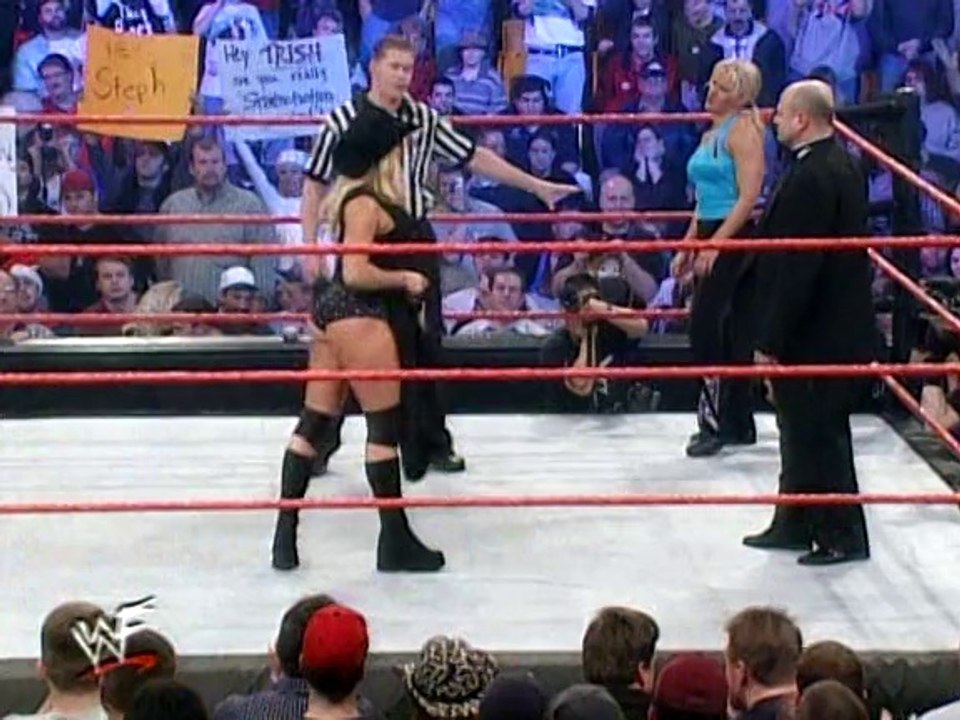 trish stratus entrance armageddon 2000