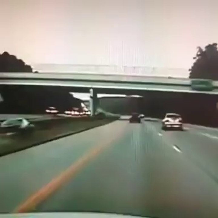 Carsehd my Car into the Bridge