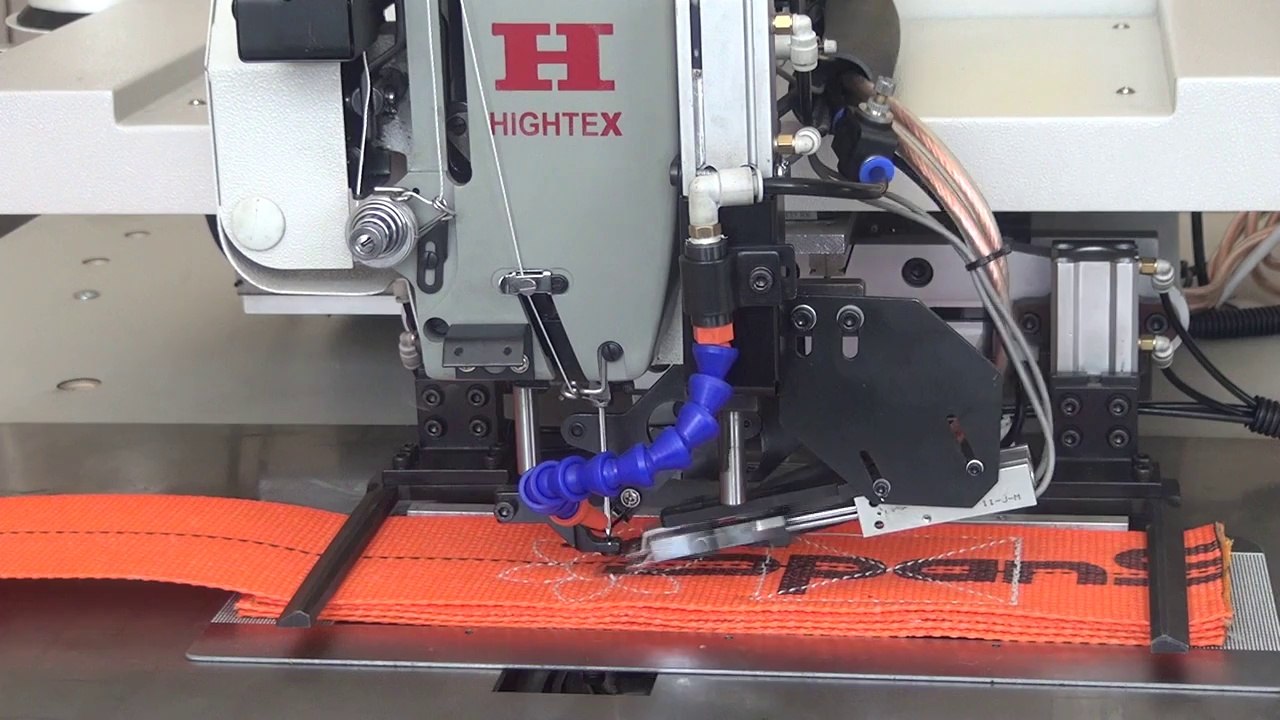 Heavy duty automated pattern stitcher with Barrel shuttle hook