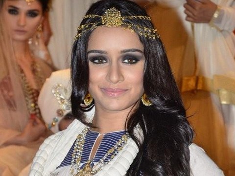 Shraddha Kapoor Walks The Ramp For Rohit Bal