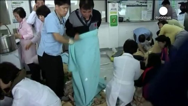 Más de 100 desaparecidos en el hundimiento de un ferry en Corea del Sur