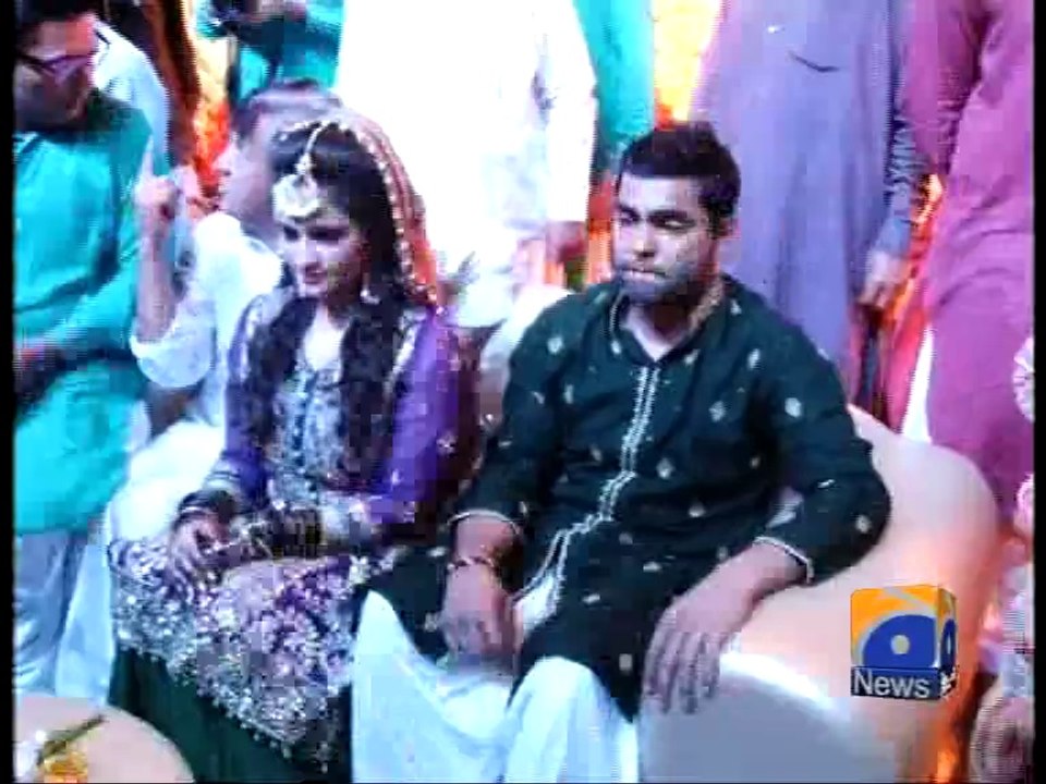 Umar Akmal Ki Dulhan Ka Ajeeb Andaz